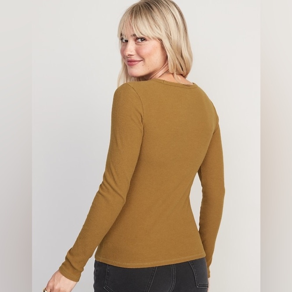 Old Navy Women's Mustard Long Sleeve Top - Picture 2 of 3